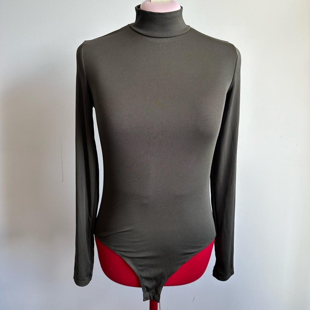 H&M Khaki Mock Neck Bodysuit - M